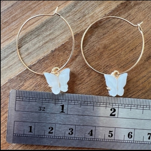 Free People White Butterfly Charm Hoop Earrings NEW - Picture 5 of 10